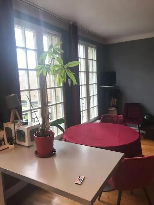 One Room Apartment In Paris Montmartre-1